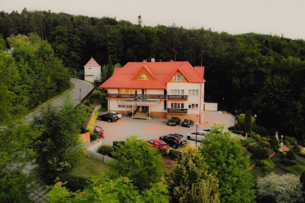 Elita Hotel & Restauracja Iwonicz-Zdrój Екстериор снимка