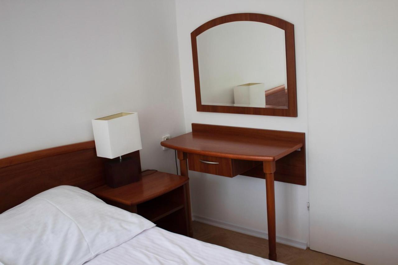 Elita Hotel & Restauracja Iwonicz-Zdrój Екстериор снимка