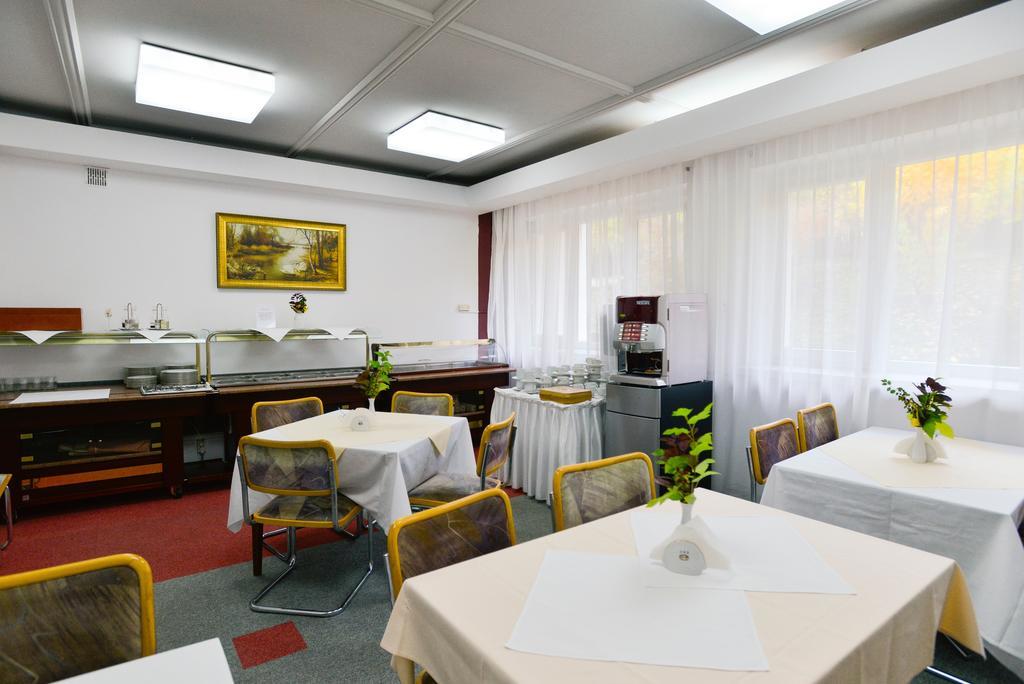 Elita Hotel & Restauracja Iwonicz-Zdrój Екстериор снимка